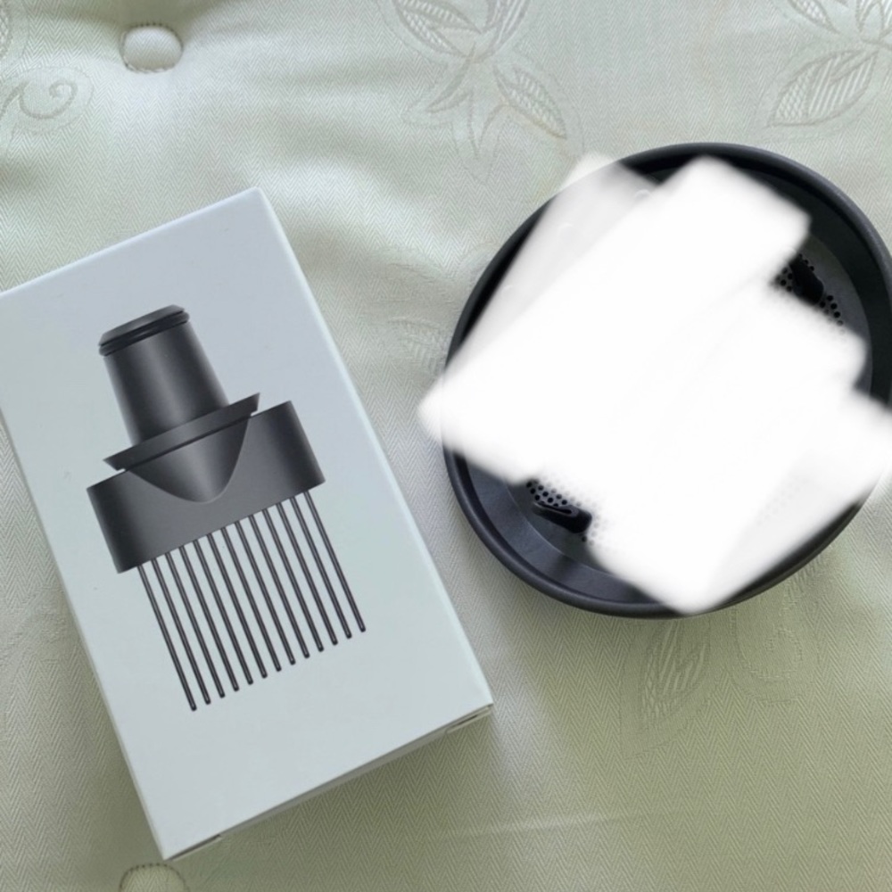 Dyson wide tooth comb brand new